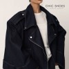 Statement τζάκετ σε oversized γραμμή που απογειώνει κάθε outfit. Κατασκευασμένο από ανθεκτικό denim ύφασμα, διαθέτει μοντέρνο σχεδιασμό με φαρδιά εφαρμογή για άνεση και στυλ. 