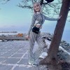 Άνετο σετ για καθημερινές εμφανίσεις. Φοριέται μαζί ή χωριστά και ταιριάζει εύκολα με sneakers ή μποτάκια.